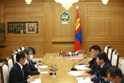 Японд амьдарч буй монгол иргэдэд үргэлжлүүлэн тусалж дэмжихийг Элчин сайдаас хүслээ